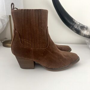 Universal thread booties